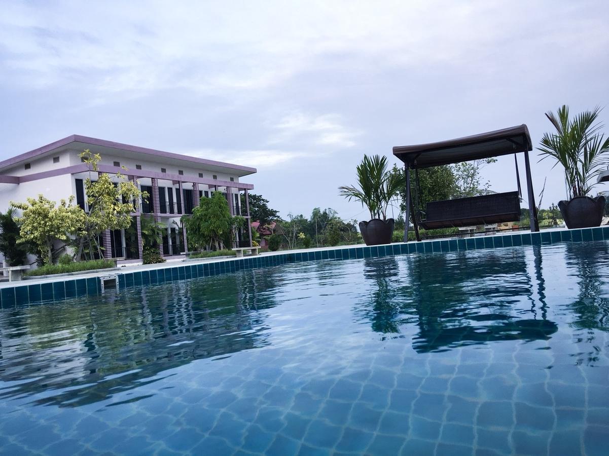 Menam Resort Nakhon Pathom Exterior foto