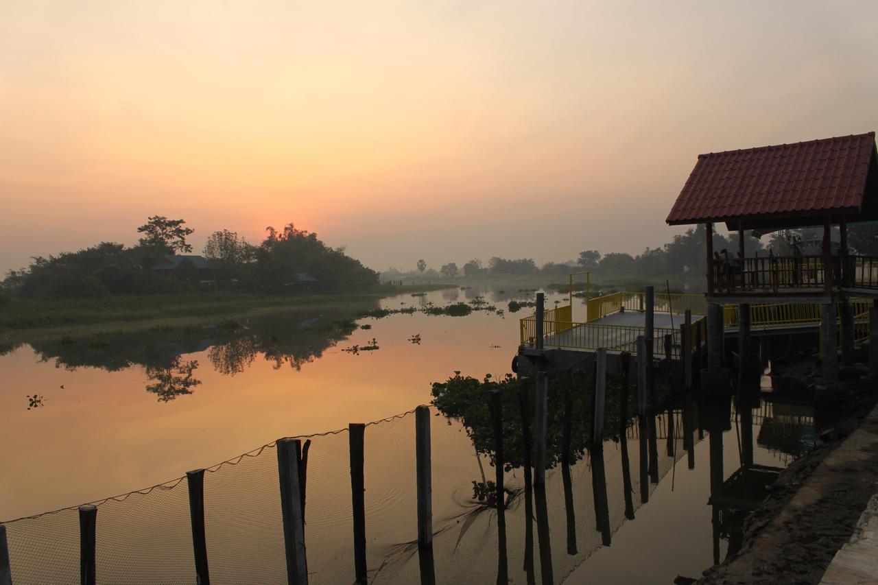 Menam Resort Nakhon Pathom Exterior foto