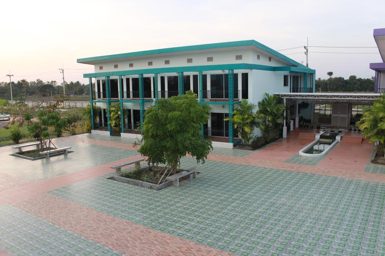 Menam Resort Nakhon Pathom Exterior foto